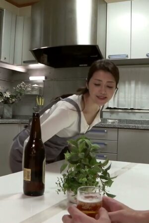 Maki Hojo và JUQ-851: Va chạm cuồng nhiệt, nhịp độ dồn dập không ngừng