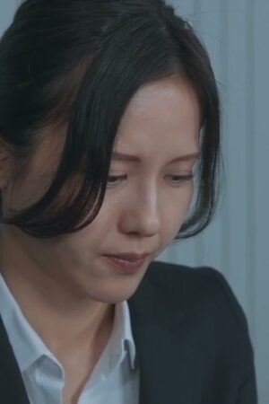 Ayaka Muto, JUQ-808: Sức nóng công sở bùng nổ không ngừng.