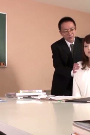 Akiho Yoshizawa SNIS-371: Va chạm mãnh liệt, nhịp độ cuồng nhiệt
