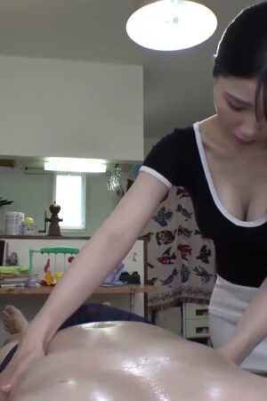 Koko-san và HAWA-341: Nhịp độ cuồng nhiệt, va chạm bùng nổ