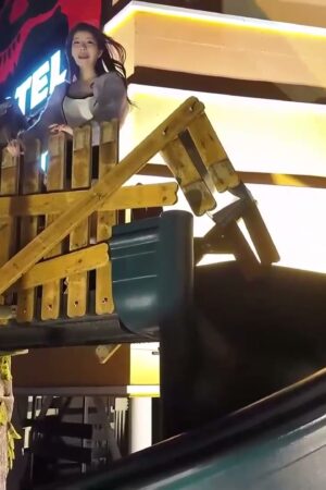 Bạn thân say rượu làm liều, đêm dồn dập tại khách sạn tình yêu