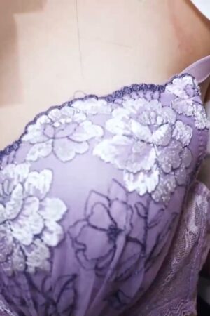Va chạm mãnh liệt, nhịp độ cuồng nhiệt không ngừng nghỉ