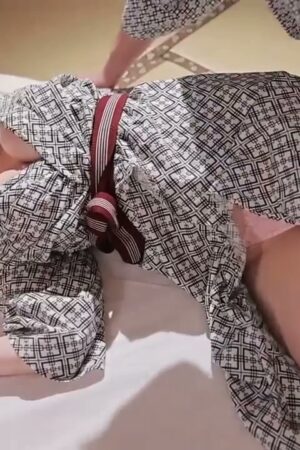 Yuria Yoshine JUQ-170: Cuồng nhiệt không ngừng, va chạm kịch liệt