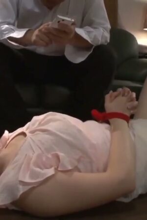 Yui Nishikawa MIDE-176: Va chạm mãnh liệt, nhịp độ dồn dập không ngừng