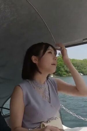 Cuộc tái ngộ cuồng nhiệt: Tiếp viên hàng không bùng nổ cùng bạn cũ